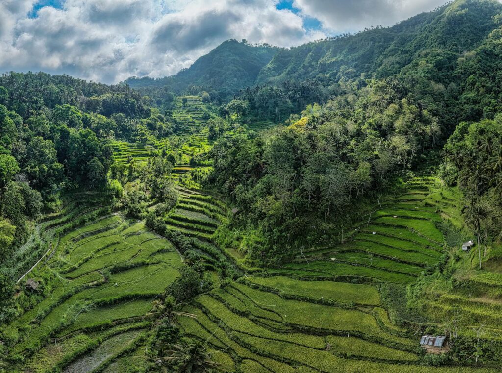 Tim ahli geoteknik memberikan solusi tanah kuat untuk proyek konstruksi di Bali