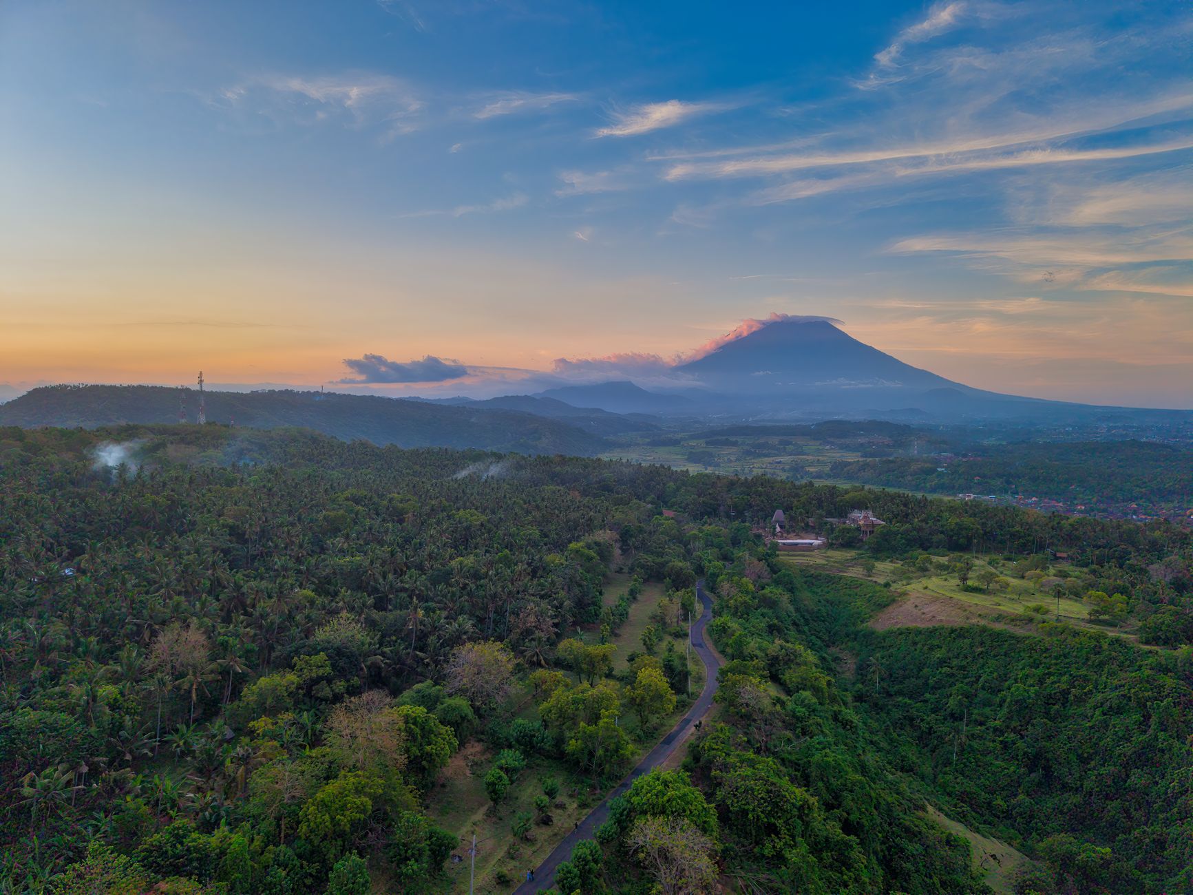 Peta analisis kestabilan lereng di Bali menunjukkan area rawan longsor dan rekomendasi mitigasi